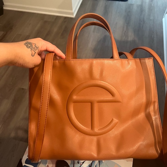 Tan medium Telfar bag - Picture 6 of 7